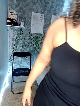 medusafox  online show from April 1, 4:36 am