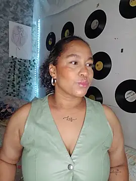 medusafox  online show from May 3, 5:12 am