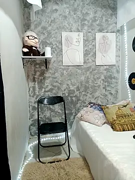 medusafox  online show from March 19, 4:56 am