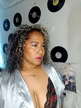 medusafox  online show from March 26, 4:33 am