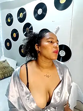 medusafox  online show from March 9, 4:27 am