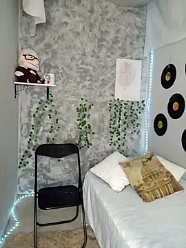 medusafox  online show from April 11, 4:53 am