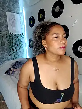 medusafox  online show from March 27, 4:43 am