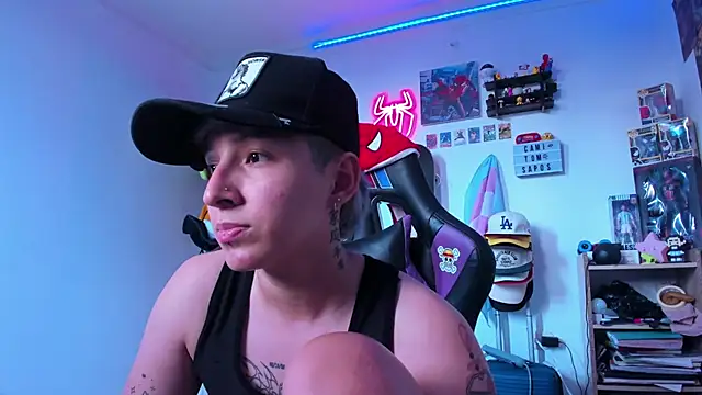 MIKEFONSE- online show from August 5, 10:37 pm