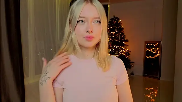 ChristinBland online show from February 28, 8:19 pm