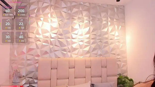 mell muller online show from April 18, 11:45 am