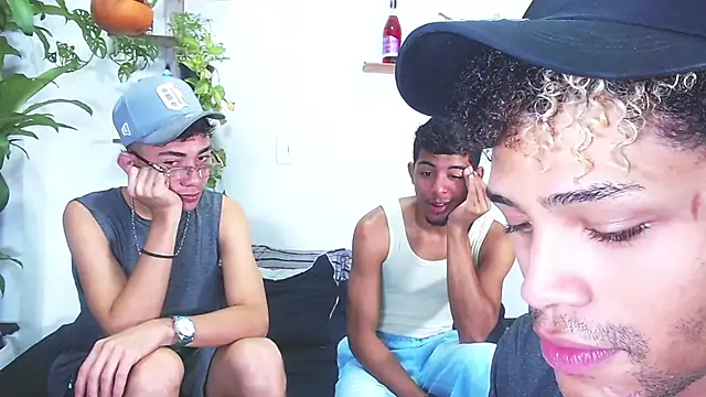 Snapshot of Lunar_Boys chatting on February 27, 6:08 pm Lunar Boys online show from February 27, 6:08 pm