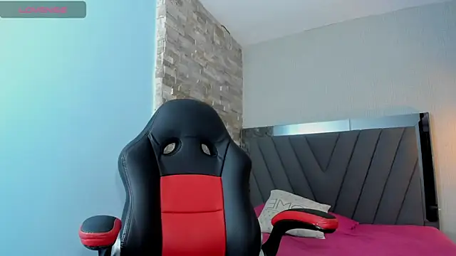 LUCIA KHAN online show from April 13, 7:07 pm