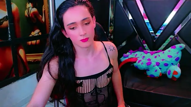 Ivony Giselle online show from April 5, 8:15 pm