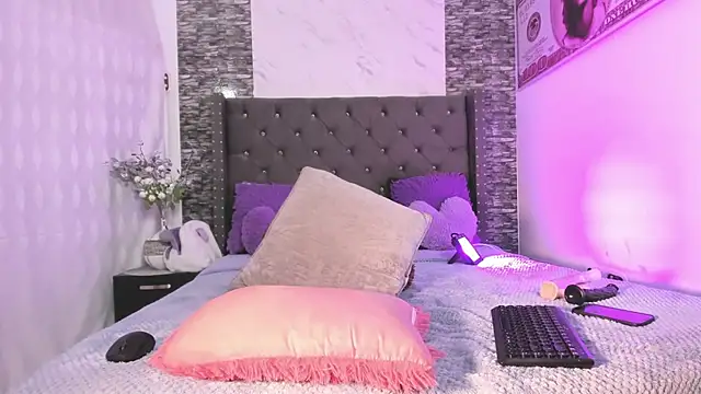 Snapshot of Tifanny_055 chatting on July 21, 2:29 pm Tifanny 055 online show from July 21, 2:29 pm
