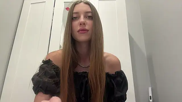 selena favn online show from March 16, 3:25 am