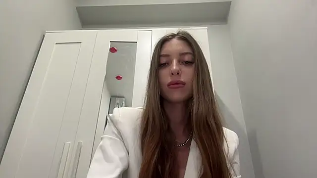 selena favn online show from March 23, 4:12 am