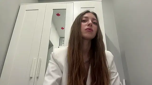 selena favn online show from April 2, 1:13 am