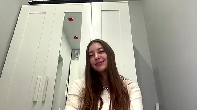 selena favn online show from March 2, 5:08 am