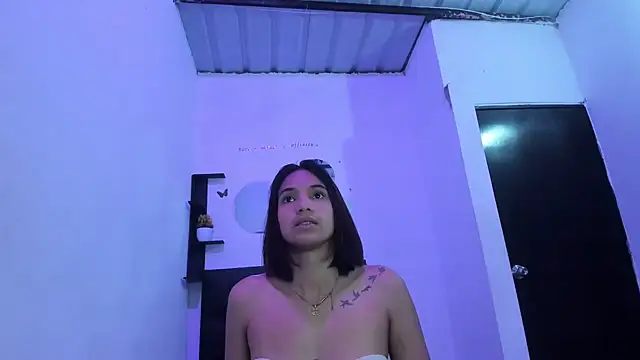 Snapshot of sapphire_brown20 chatting on June 21, 10:26 pm sapphire brown20 online show from June 21, 10:26 pm