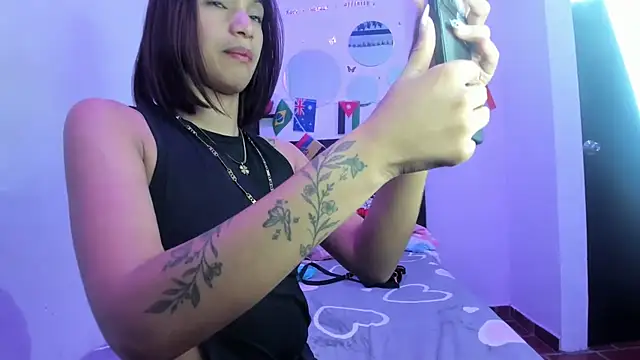 Snapshot of sapphire_brown20 chatting on July 12, 9:15 pm sapphire brown20 online show from July 12, 9:15 pm