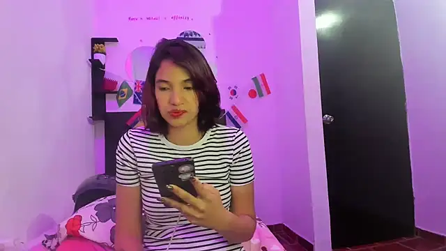 Snapshot of sapphire_brown20 chatting on July 15, 11:56 pm sapphire brown20 online show from July 15, 11:56 pm