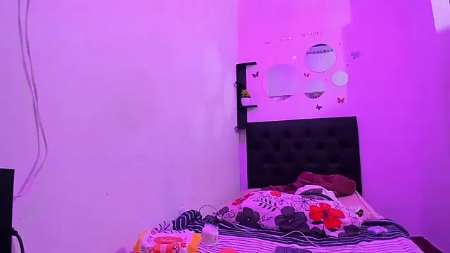 Snapshot of sapphire_brown20 chatting on June 14, 11:39 pm sapphire brown20 online show from June 14, 11:39 pm