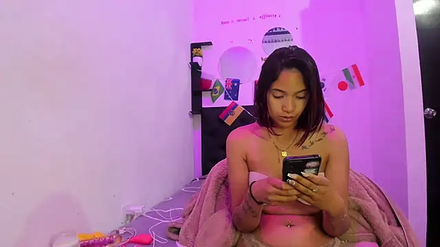 Snapshot of sapphire_brown20 chatting on July 2, 11:55 pm sapphire brown20 online show from July 2, 11:55 pm