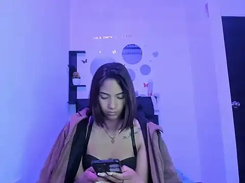 Snapshot of sapphire_brown20 chatting on June 8, 1:28 am sapphire brown20 online show from June 8, 1:28 am