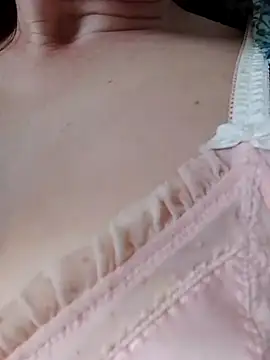 lily2022 online show from February 25, 3:45 pm