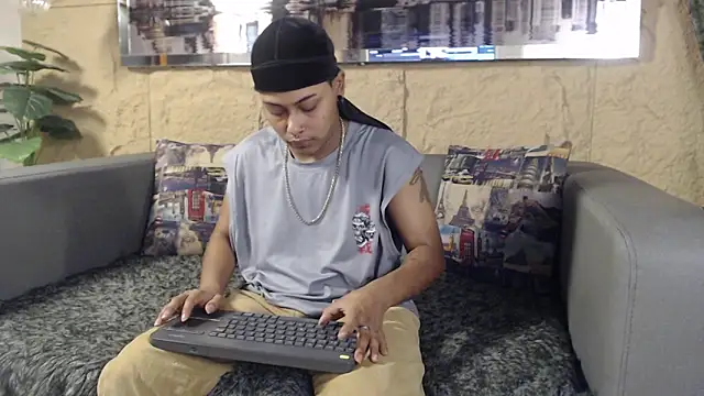 Noha  scott online show from March 3, 2:13 pm