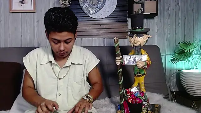 Noha  scott online show from March 17, 1:03 pm