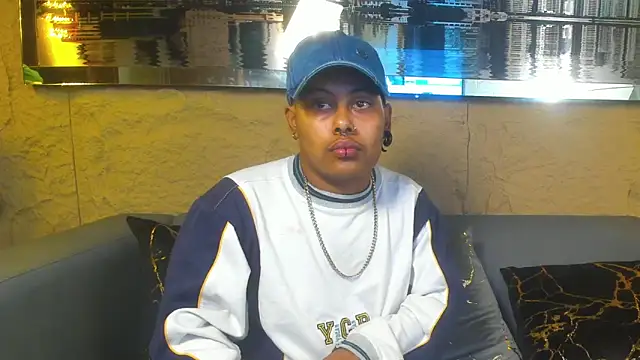 Noha  scott online show from April 5, 2:35 pm