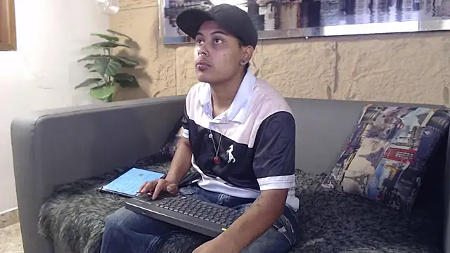 Noha  scott online show from March 4, 2:14 pm