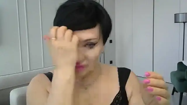 Kleotempt online show from April 10, 1:51 pm