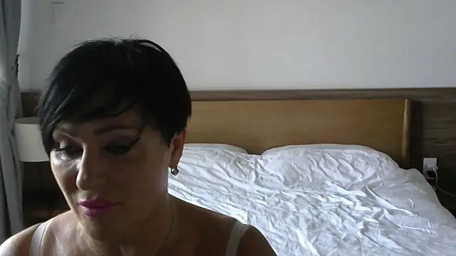 Snapshot of Kleotempt chatting on June 21, 6:52 am Kleotempt online show from June 21, 6:52 am