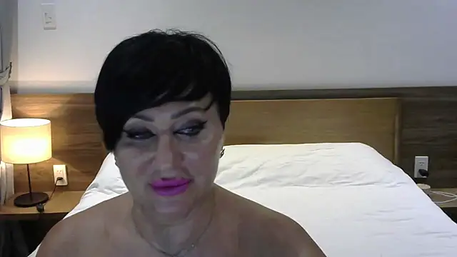 Snapshot of Kleotempt chatting on June 19, 6:58 pm Kleotempt online show from June 19, 6:58 pm