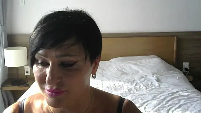 Snapshot of Kleotempt chatting on June 14, 9:43 am Kleotempt online show from June 14, 9:43 am