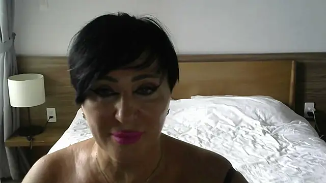 Snapshot of Kleotempt chatting on June 27, 8:09 am Kleotempt online show from June 27, 8:09 am