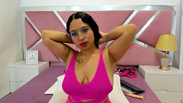 AvieRose online show from April 16, 9:39 pm