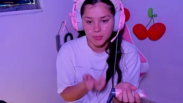 trianna sweet online show from April 8, 3:13 pm