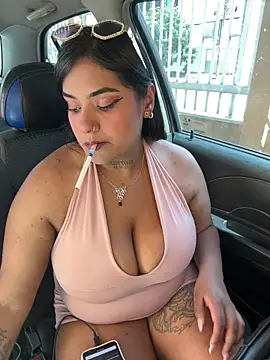 Nahomy firee online show from April 1, 7:11 pm