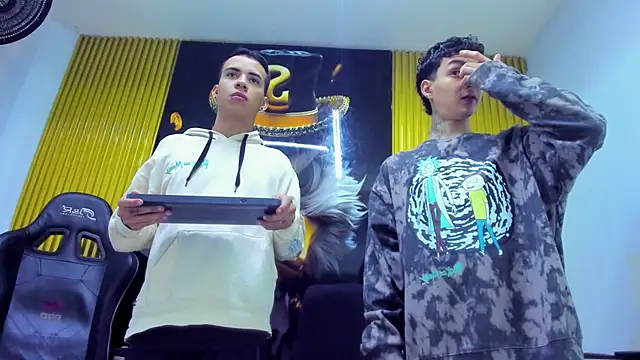 Snapshot of angel_boy_xxx chatting on March 2, 1:40 pm angel boy xxx online show from March 2, 1:40 pm