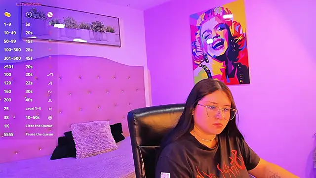 sienna cavalli online show from March 13, 1:05 pm