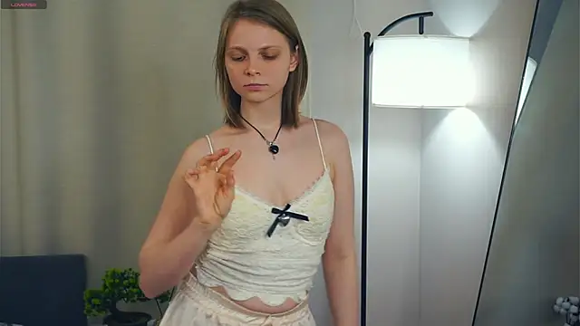 Snapshot of AmmieObarr chatting on March 1, 8:47 am AmmieObarr online show from March 1, 8:47 am