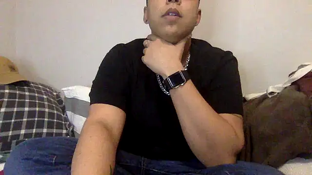 Snapshot of goodboyremi chatting on March 1, 7:41 am goodboyremi online show from March 1, 7:41 am