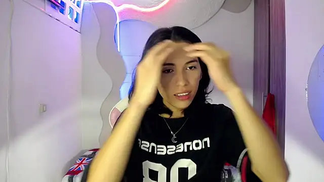 Larry craft online show from April 14, 8:47 pm