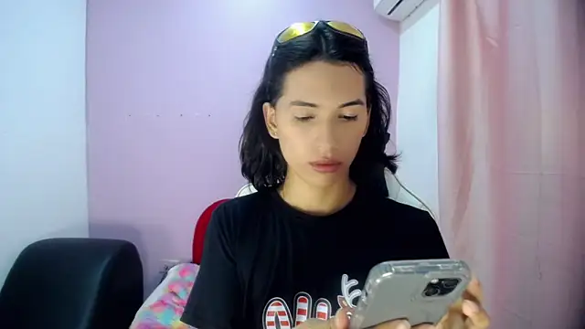 Larry craft online show from March 20, 8:10 pm