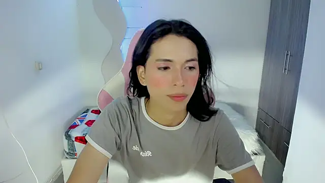 Larry craft online show from April 17, 8:33 pm