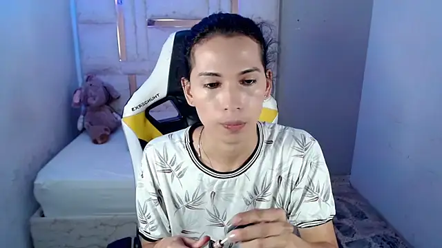 Larry craft online show from April 7, 8:21 pm