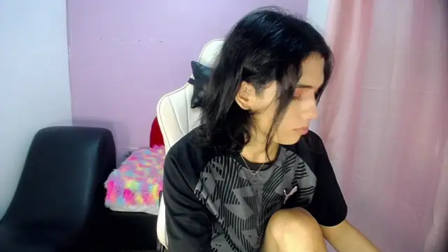 Larry craft online show from March 14, 9:10 pm