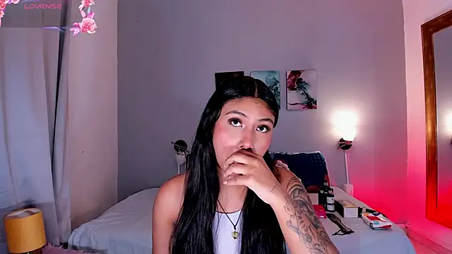 KimTaylorW online show from June 22, 2:50 am