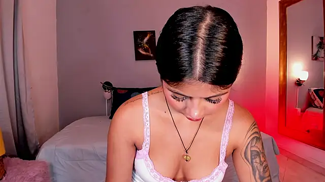KimTaylorW online show from July 1, 2:23 am
