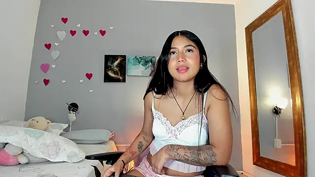 KimTaylorW online show from March 11, 8:08 am