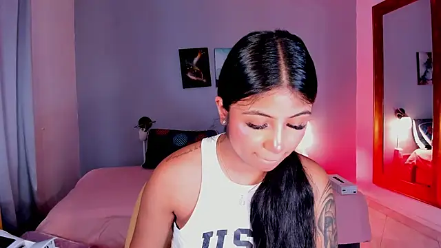 KimTaylorW online show from July 17, 7:44 pm